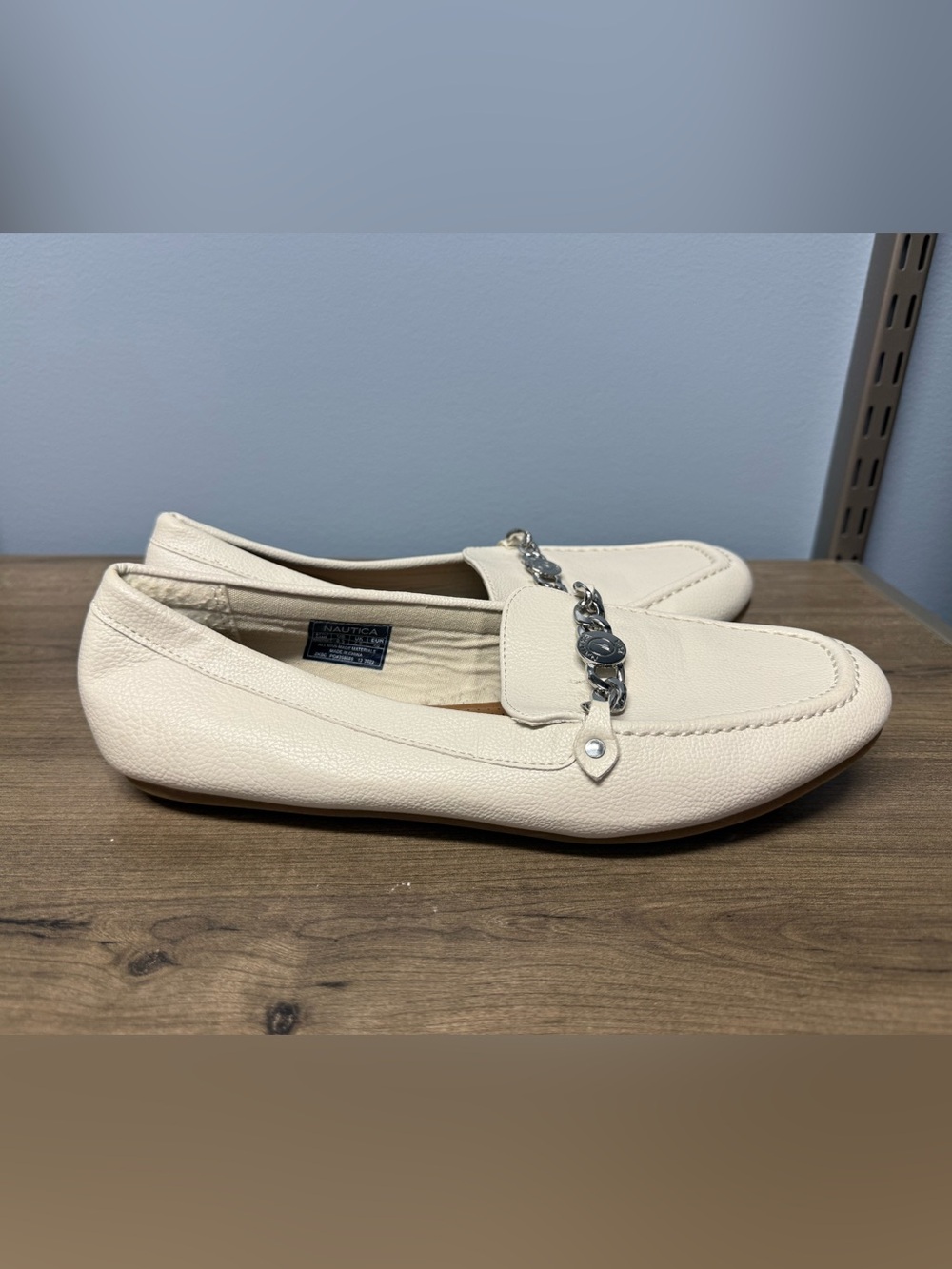 Nautica Women's Cream Chain-Detail Slip-On Loafers size 9.5